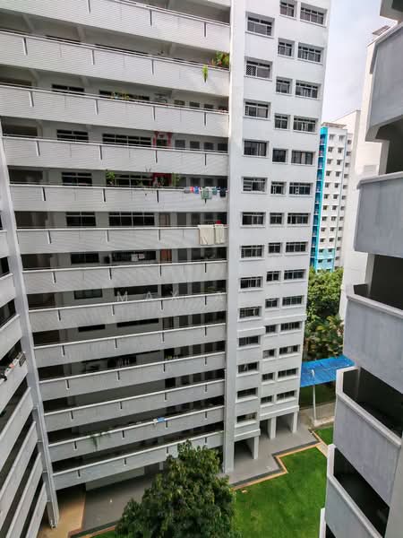 668D Jurong West Street 64 HDB Flat For Sale at S$ 560,000 | PropertyGuru Singapore - Exterior