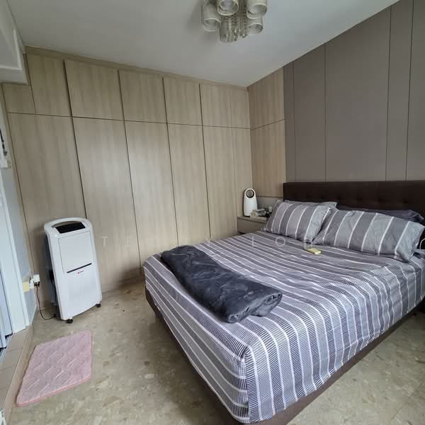 277 Toh Guan Road HDB Flat For Sale at S$ 750,000 | PropertyGuru Singapore - Bedroom