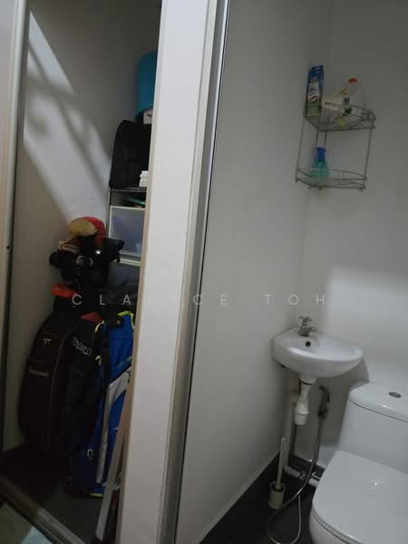 Peirce View, 557 Upper Thomson Road, 2 Bedrooms, 797 sqft, Condominium For Rent, by Clarice Toh, 500060624 - Bathroom - PropertyGuru.com.sg