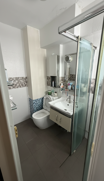 760 Jurong West Street 74 HDB Flat For Sale at S$ 828,000 | PropertyGuru Singapore - Bathroom