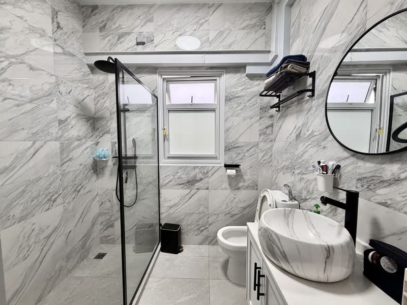 620A Tampines Street 61 HDB Flat For Sale at S$ 850,000 | PropertyGuru Singapore - Bathroom