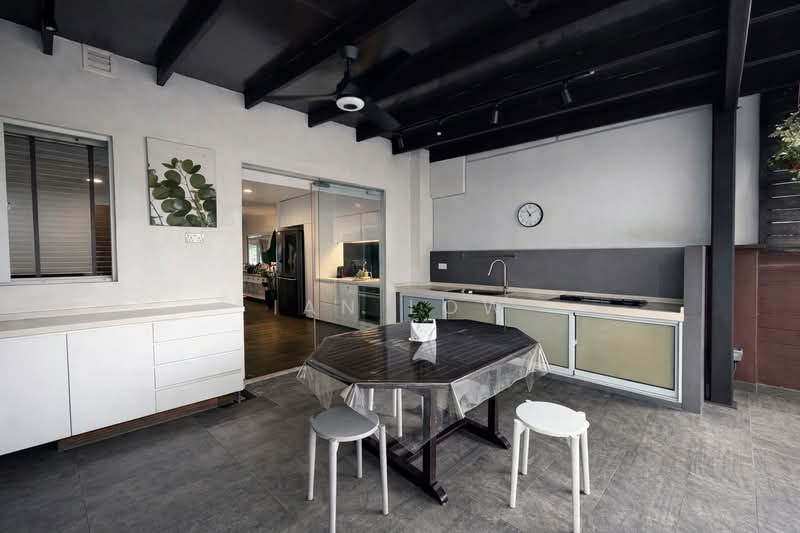 ⭐️ Low PSF Renovated Terrace At Lentor Park, 3 Sty ⭐️ Min to MRT 🔴 Redprop Terraced House For Sale at S$ 5,580,000 | PropertyGuru Singapore - Kitchen