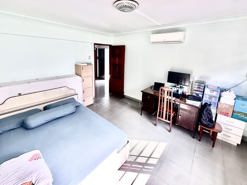 345 Choa Chu Kang Loop HDB Flat For Sale at S$ 799,000 | PropertyGuru Singapore - Bedroom