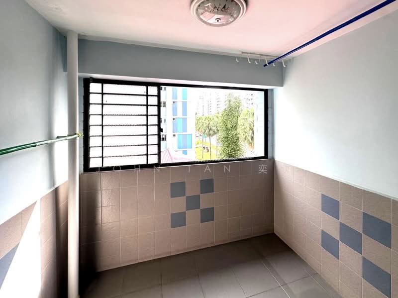 345 Choa Chu Kang Loop HDB Flat For Sale at S$ 799,000 | PropertyGuru Singapore - Balcony