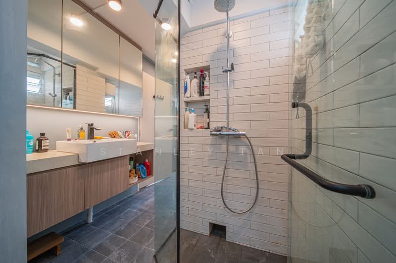 9 Holland Avenue HDB Flat For Sale at S$ 528,000 | PropertyGuru Singapore - Bathroom
