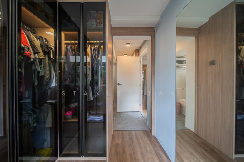 9 Holland Avenue HDB Flat For Sale at S$ 528,000 | PropertyGuru Singapore - Corridor