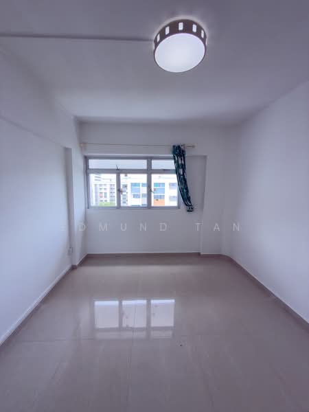 116 Yishun Ring Road HDB Flat For Sale at S$ 524,000 | PropertyGuru Singapore - Common Bedroom