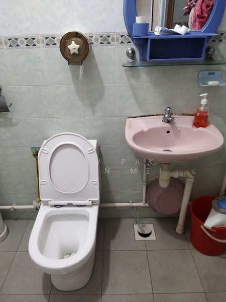 661 Jurong West Street 64, 661 Jurong West Street 64, Room Rental, 110 sqft, HDB Flat For Rent, by May Pak Kwon Mei, 500060686 - Bathroom - PropertyGuru.com.sg