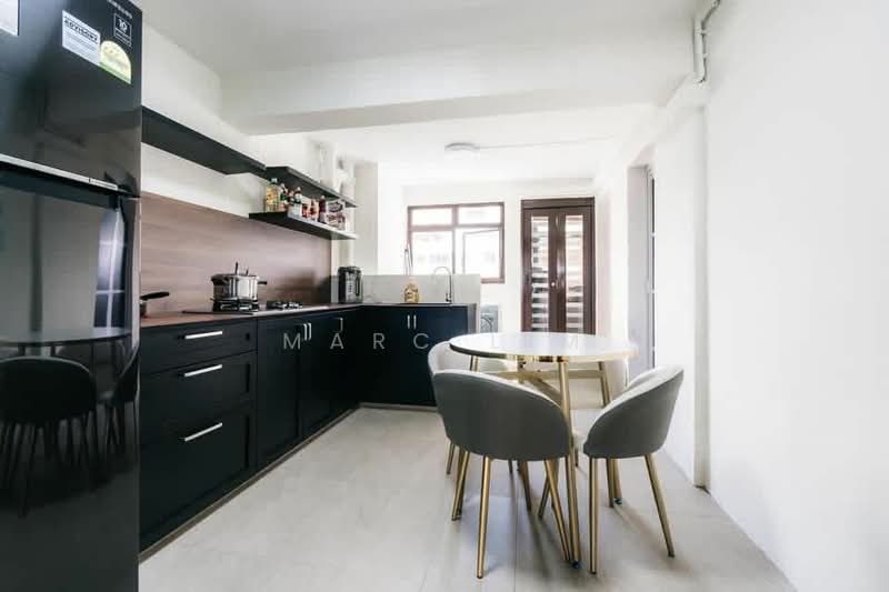 15 Telok Blangah Crescent HDB Flat For Sale at S$ 498,800 | PropertyGuru Singapore - Kitchen