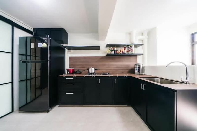 15 Telok Blangah Crescent HDB Flat For Sale at S$ 498,800 | PropertyGuru Singapore - Kitchen