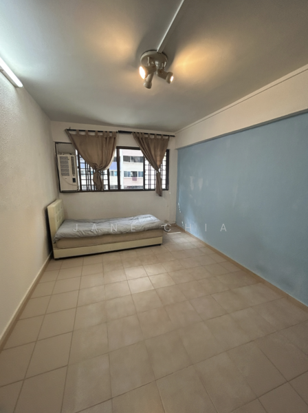 229 Yishun Street 21, 229 Yishun Street 21, 3 Bedrooms, 1,346 sqft, HDB Flat For Sale, by Jane Chia, 500060705 - Bedroom 2 - PropertyGuru.com.sg