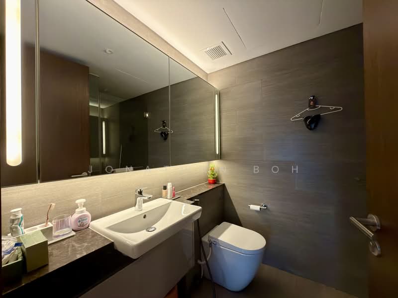 Parc Esta, 902 Sims Avenue, 2 Bedrooms, 743 sqft, Condominium For Rent, by Jonathan Boh, 500060721 - Bathroom - PropertyGuru.com.sg
