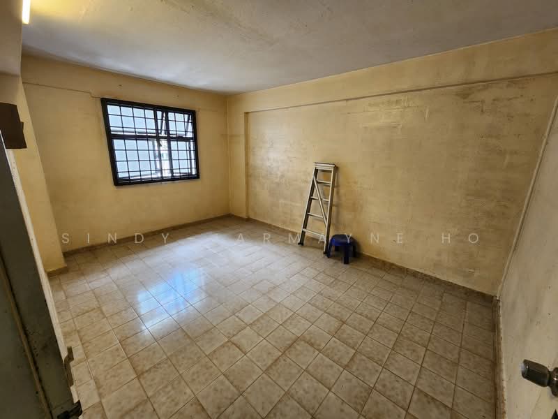 51 Lorong 6 Toa Payoh HDB Flat For Sale at S$ 350,000 | PropertyGuru Singapore - Bedroom 2