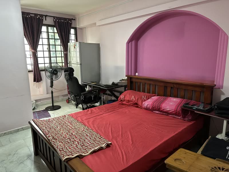 223 Choa Chu Kang Central HDB Flat For Sale at S$ 590,000 | PropertyGuru Singapore - Bedroom