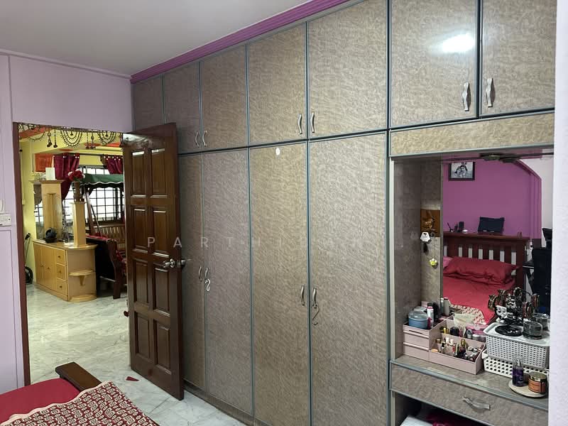 223 Choa Chu Kang Central HDB Flat For Sale at S$ 590,000 | PropertyGuru Singapore - Bedroom