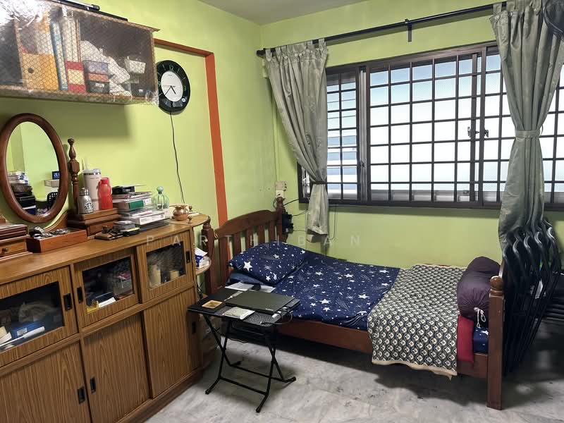 223 Choa Chu Kang Central HDB Flat For Sale at S$ 590,000 | PropertyGuru Singapore - Bedroom