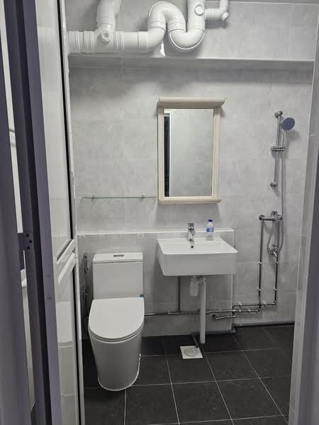 223 Choa Chu Kang Central, 223 Choa Chu Kang Central, 3 Bedrooms, 1,119 sqft, HDB Flat For Sale, by Parthiban ., 500060724 - Bathroom - PropertyGuru.com.sg