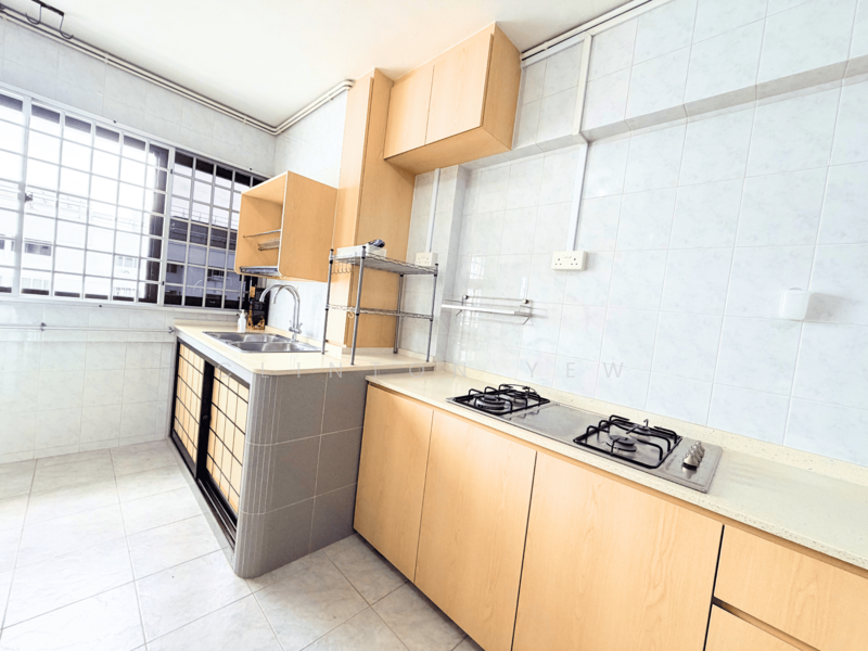 421 Tampines Street 41, 421 Tampines Street 41, 2 Bedrooms, 797 sqft, HDB Flat For Rent, by Clinton Yew, 500060726 - Kitchen - PropertyGuru.com.sg