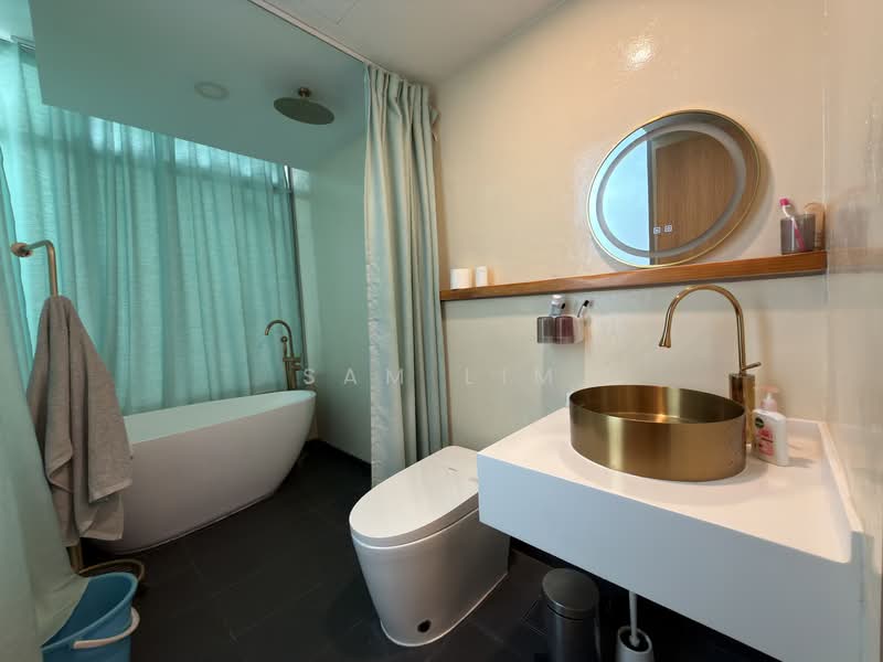 The Quartz Condominium For Sale at S$ 3,300,000 | PropertyGuru Singapore - Bathroom