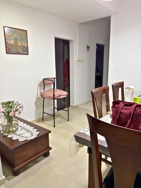 Cardiff Grove Corner Terrace Corner Terrace For Sale at S$ 5,200,000 | PropertyGuru Singapore - Dining Room