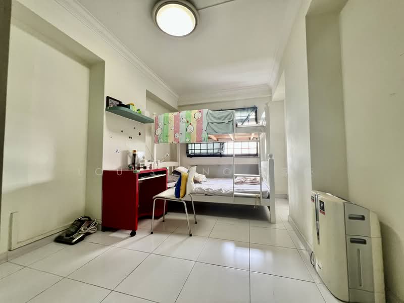 512 Choa Chu Kang Street 51 HDB Flat For Sale at S$ 688,000 | PropertyGuru Singapore - Bedroom