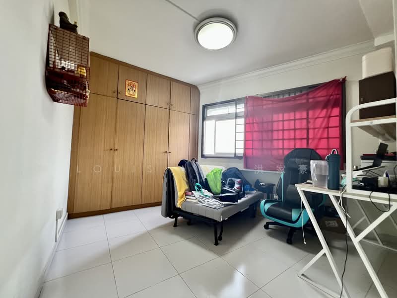 512 Choa Chu Kang Street 51 HDB Flat For Sale at S$ 688,000 | PropertyGuru Singapore - Bedroom