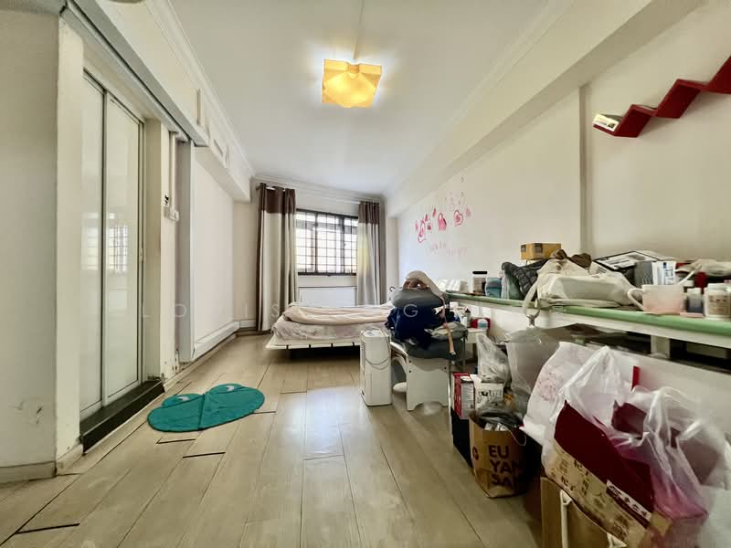 512 Choa Chu Kang Street 51 HDB Flat For Sale at S$ 688,000 | PropertyGuru Singapore - Bedroom