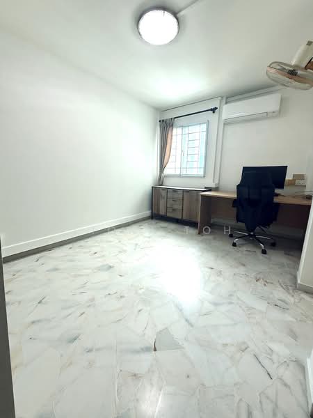 818 Woodlands Street 82 HDB Flat For Sale at S$ 1,199,000 | PropertyGuru Singapore - Study