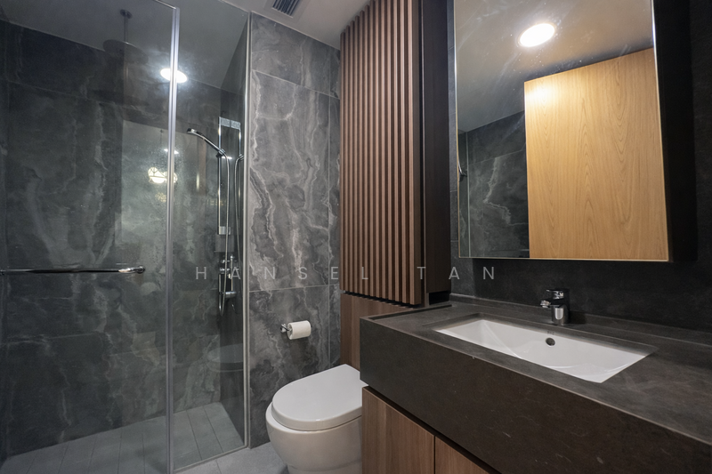 Midwood Condominium For Sale at S$ 900,000 | PropertyGuru Singapore - Bathroom