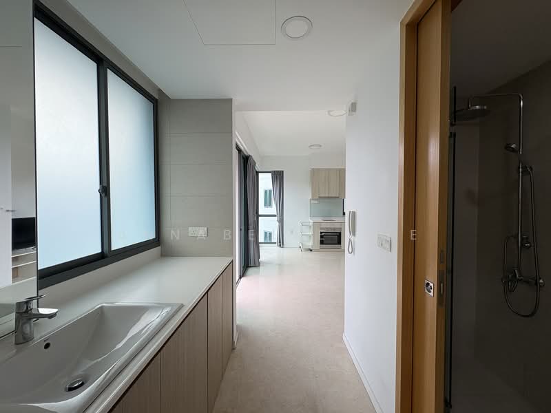 Thomson Three Condominium For Sale at S$ 895,000 | PropertyGuru Singapore - Kitchen