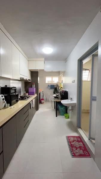 302C Anchorvale Link HDB Flat For Sale at S$ 898,000 | PropertyGuru Singapore - Kitchen