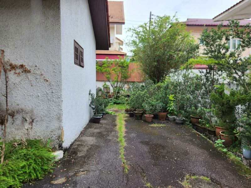 Rare Wide Frontage Regular Plot - Prime Redvlpmt Opportunity - Call 98398278 for details Detached House For Sale at S$ 9,980,000 | PropertyGuru Singapore - Exterior