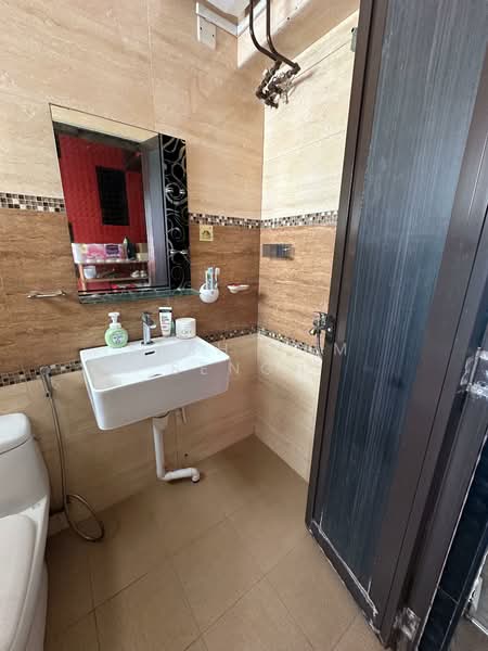 213B Compassvale Lane, sharing apartment, common room with aircon, blackout curtains and wardrobe, Compassvale Lane, 1 Bedroom, 140 sqft, HDB Flat For Rent, by Seah Yam Sengh, 500060798 - Bathroom - PropertyGuru.com.sg