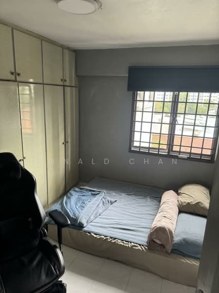 213 Lorong 8 Toa Payoh HDB Flat For Sale at S$ 588,000 | PropertyGuru Singapore - Bedroom