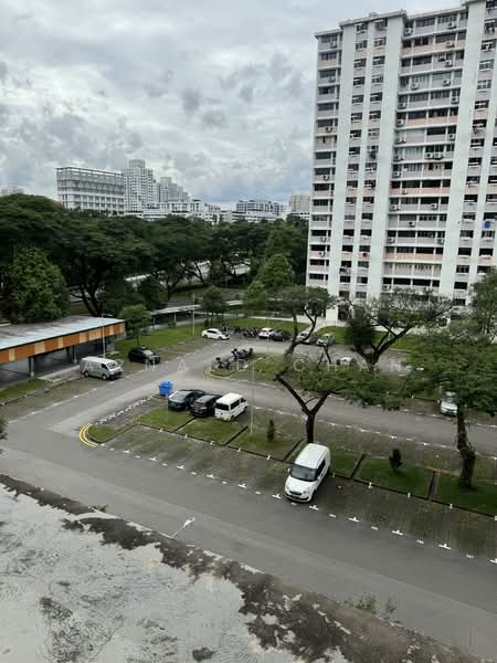 213 Lorong 8 Toa Payoh HDB Flat For Sale at S$ 588,000 | PropertyGuru Singapore - Exterior