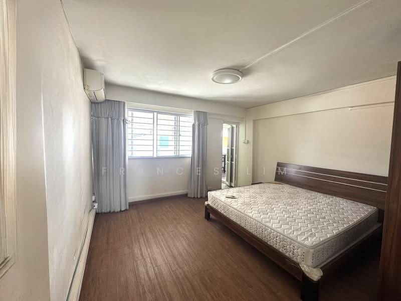757 Yishun Street 72 HDB Flat For Sale at S$ 705,000 | PropertyGuru Singapore - Bedroom