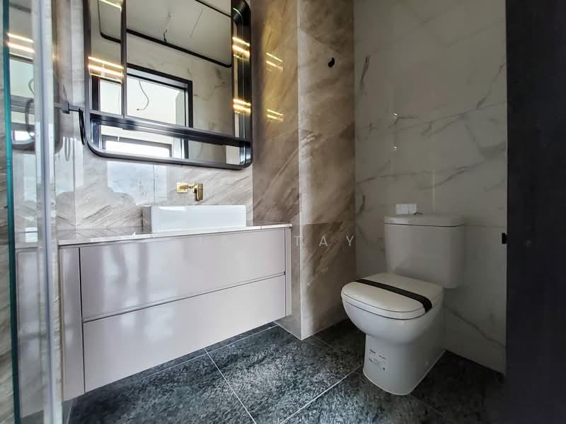 Perfect Ten Condominium For Sale at S$ 2,500,000 | PropertyGuru Singapore - Bathroom