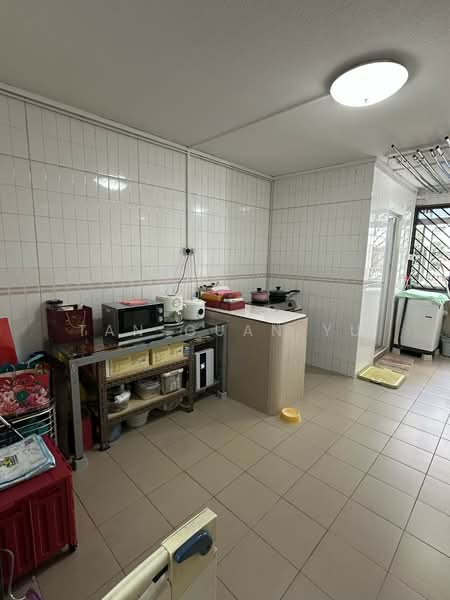 888 Tampines Street 81 HDB Flat For Sale at S$ 648,888 | PropertyGuru Singapore - Kitchen