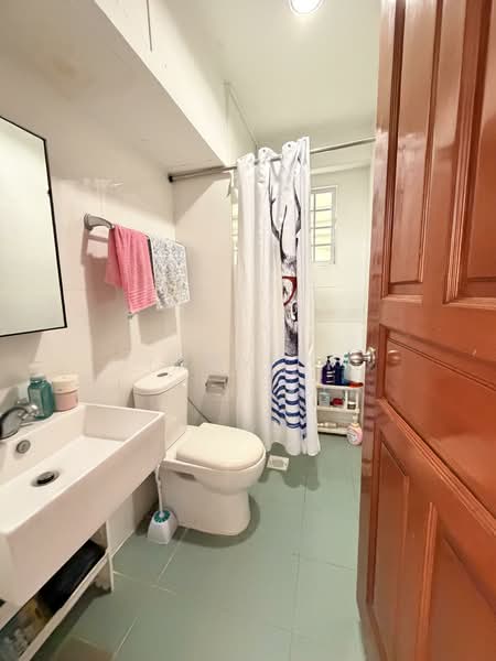 Melville Park, 12 Simei Street 1, 3 Bedrooms, 1,302 sqft, Condominium For Rent, by Jimmy Lye, 500060822 - Bathroom - PropertyGuru.com.sg