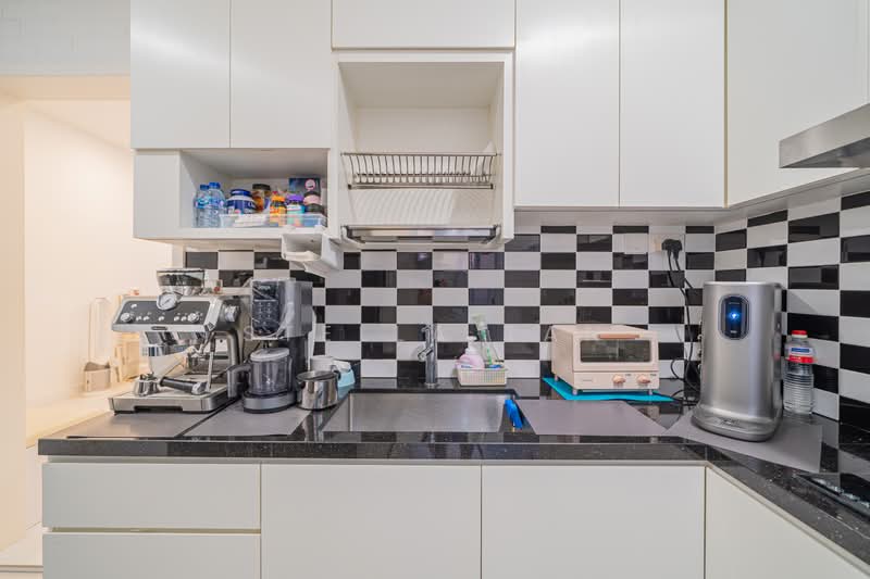 Hillview Heights Condominium For Sale at S$ 2,200,000 | PropertyGuru Singapore - Kitchen