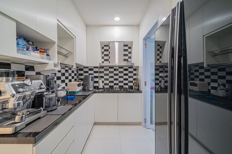 Hillview Heights Condominium For Sale at S$ 2,200,000 | PropertyGuru Singapore - Kitchen