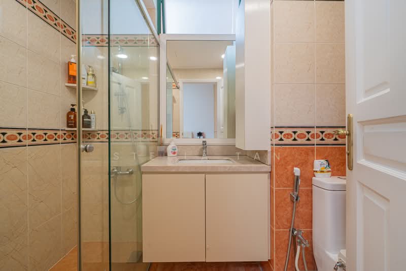 Hillview Heights Condominium For Sale at S$ 2,200,000 | PropertyGuru Singapore - Bathroom