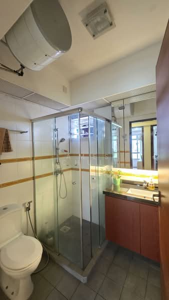 22 Ghim Moh Link HDB Flat For Sale at S$ 1,300,000 | PropertyGuru Singapore - Bathroom
