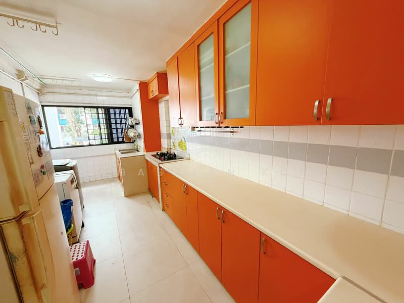 235 Tampines Street 21 HDB Flat For Sale at S$ 650,000 | PropertyGuru Singapore - Kitchen