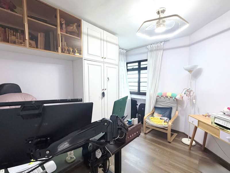 604 Senja Road HDB Flat For Sale at S$ 1,050,000 | PropertyGuru Singapore - Study