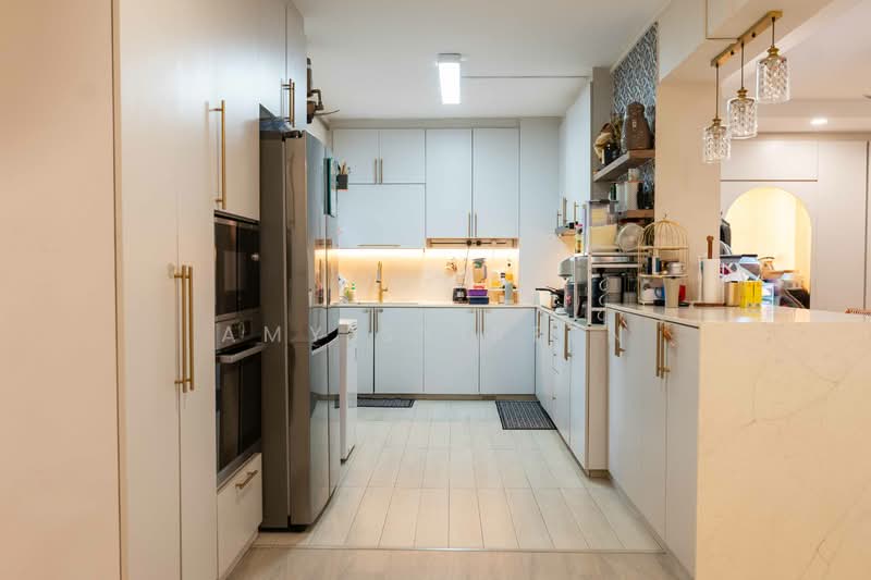 724 Tampines Street 71 HDB Flat For Sale at S$ 820,000 | PropertyGuru Singapore - Kitchen