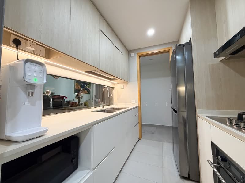 A Treasure Trove Condominium For Sale at S$ 1,999,999 | PropertyGuru Singapore - Kitchen