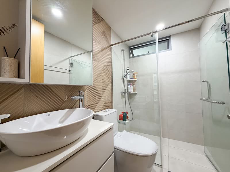 A Treasure Trove Condominium For Sale at S$ 1,999,999 | PropertyGuru Singapore - Bathroom