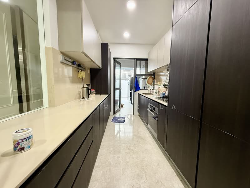 Pavilion Park, Pavilion Circle, 6 Bedrooms, 3,000 sqft, Terraced House For Rent, by Naomi Chua, 500060850 - Dry Kitchen - PropertyGuru.com.sg