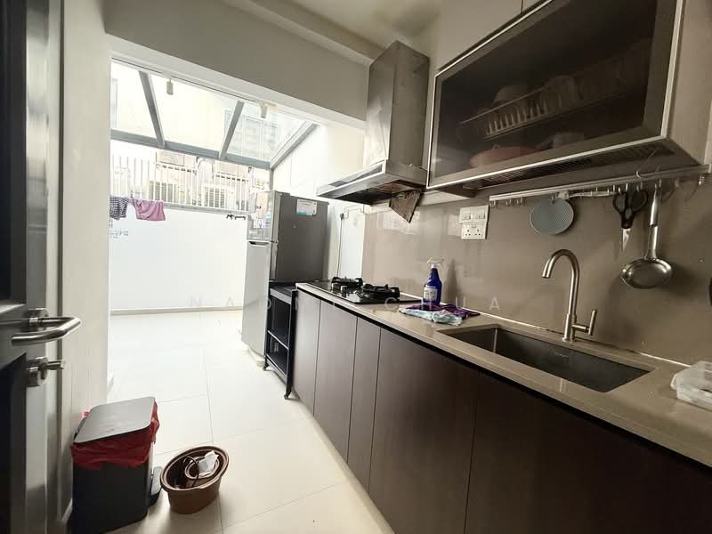 Pavilion Park, Pavilion Circle, 6 Bedrooms, 3,000 sqft, Terraced House For Rent, by Naomi Chua, 500060850 - Wet Kitchen - PropertyGuru.com.sg